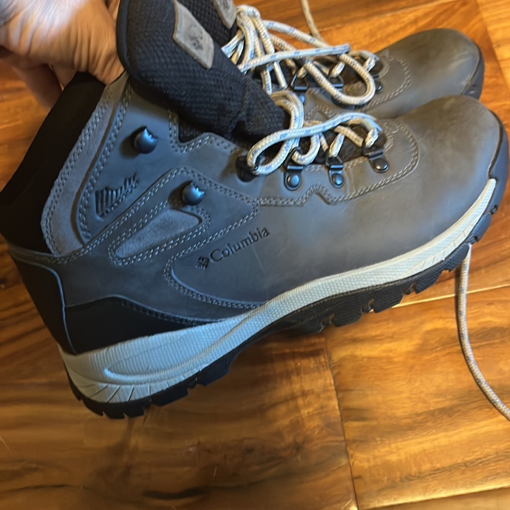 Women's Newton Ridge™ Plus Waterproof Hiking Boot womens size 9